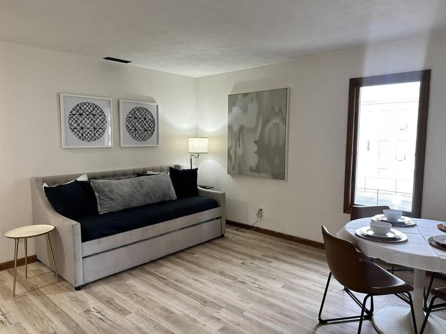 Capital Suite On 6Th Street - King Bed / Downtown! Springfield Luaran gambar